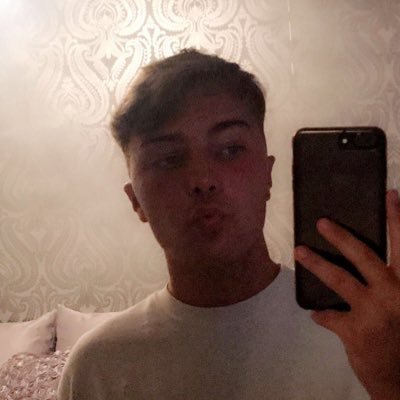 Profile Picture of Ross (@Rossdrummond2) on Twitter