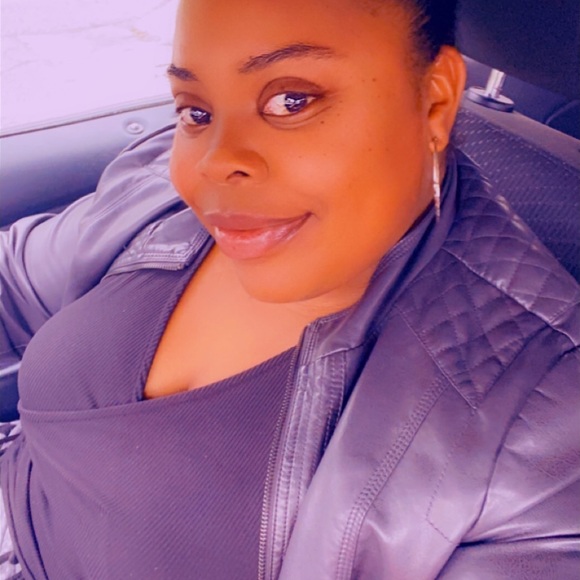 Profile Picture of Kim Ware (@kimware1988) on Poshmark