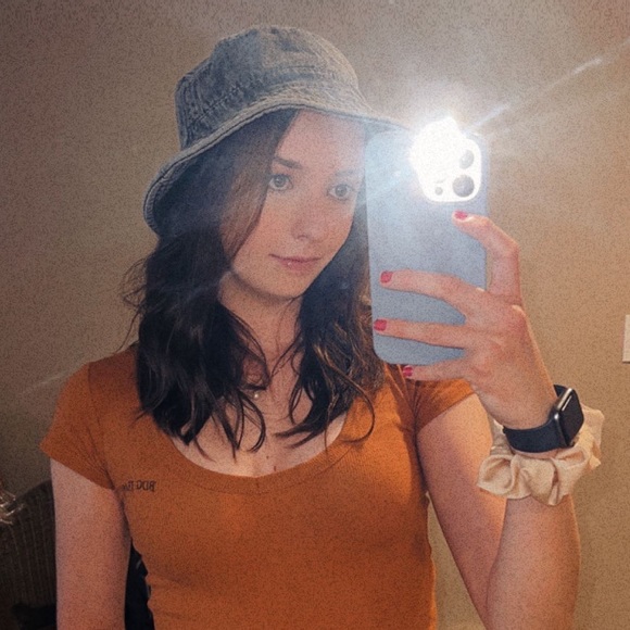 Profile Picture of Theresa Barden (@theresa333506) on Poshmark
