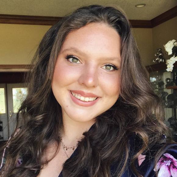 Profile Picture of Katherine Key (@katherineekey) on Poshmark