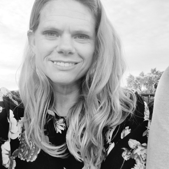 Profile Picture of Talia Oberling (@laylasmummy) on Poshmark