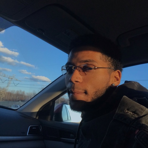 Profile Picture of Stevie Spiehs (@ctrlste) on Poshmark