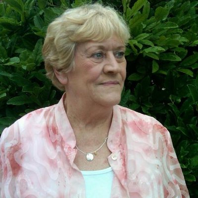 Profile Picture of Marcia Bjorklund (@MarciaJoyceDeck) on Twitter