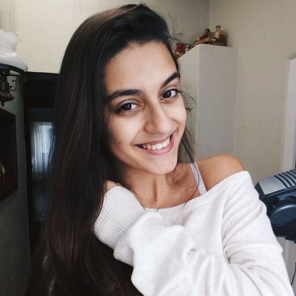 Profile Picture of Mariana Amaral (@marianaamaral) on Poshmark