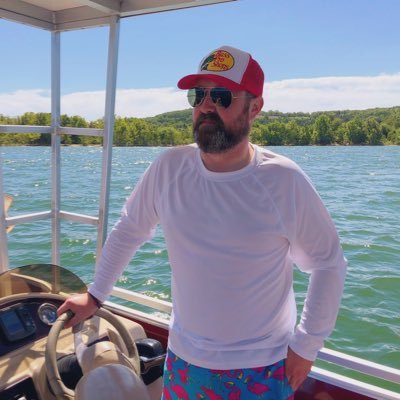 Profile Picture of Joe Pechacek (@JoePaycheck) on Twitter