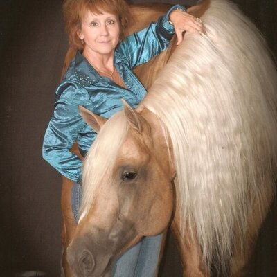 Profile Picture of Debbie Honeycutt (@DebbieBubbles56) on Twitter