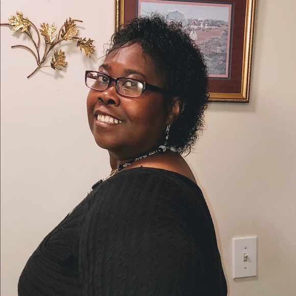 Cathy Mattress - Poshmark Profile Picture of Cathy Mattress (@catshan) on Poshmark