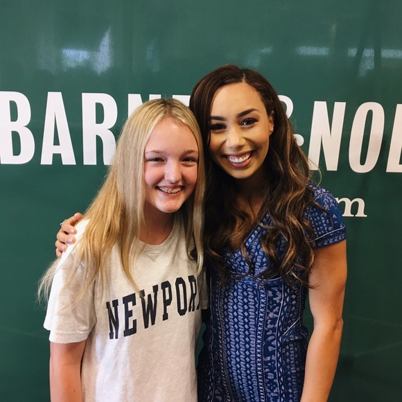 Profile Picture of Brinley Szott (@brinleyszott) on Poshmark