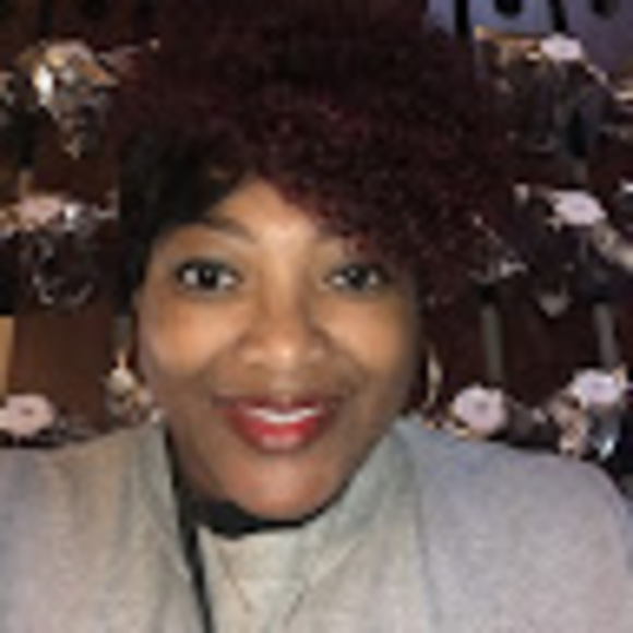 Profile Picture of Loretta Davis smart (@lindsey6grands) on Poshmark