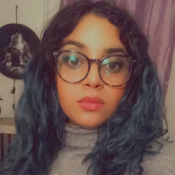 Profile Picture of Skilynn Torres (@skilynn_torres) on Poshmark