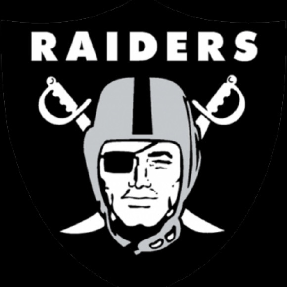 Profile Picture of Aaron Oliver (@aarongallium) on Poshmark