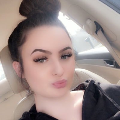 Profile Picture of Rebecca Bradley (@rebeccabeee) on Twitter