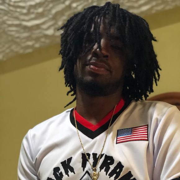 Profile Picture of Aj Mckenzie (@shavan21) on Poshmark