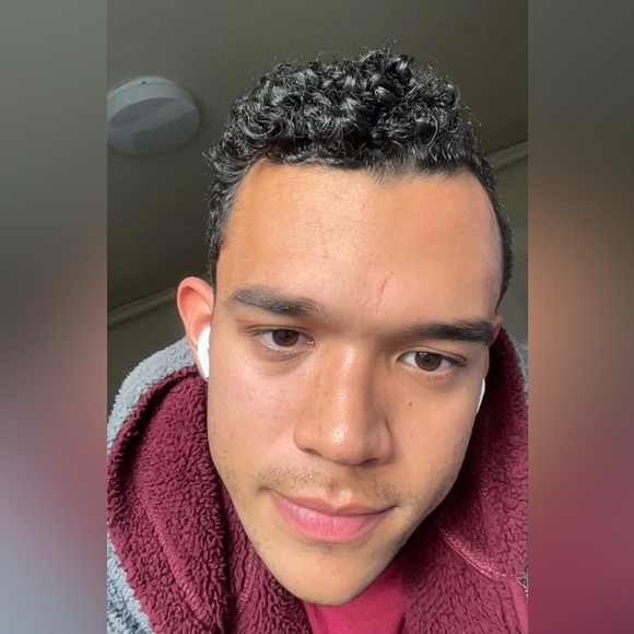 Profile Picture of Luis Estrella (@luisestrella968) on Poshmark