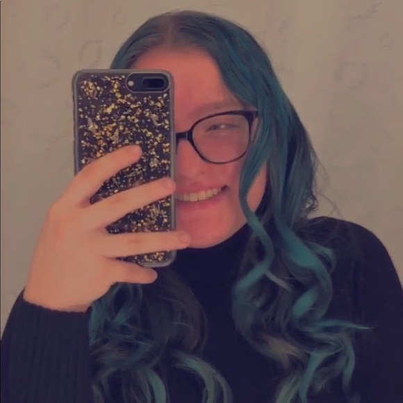 Angie Carracino - Poshmark Profile Picture of Angie Carracino (@angeiiii6) on Poshmark