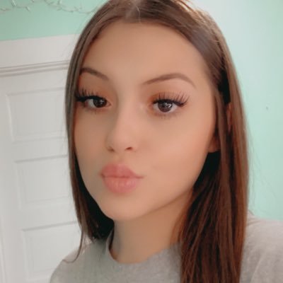 Profile Picture of Hayley Shook (@HayleyS27206554) on Twitter