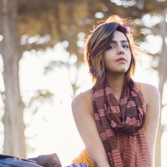 Profile Picture of Charvi Bubna (@charvs4) on Poshmark