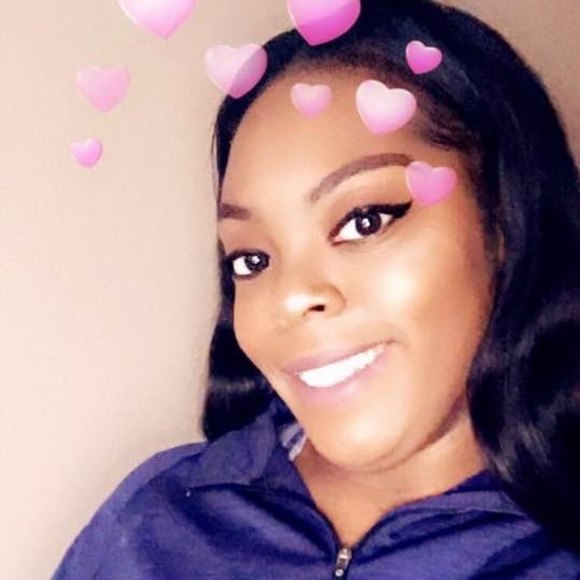 Profile Picture of Mertissa Waters (@mertissaw) on Poshmark