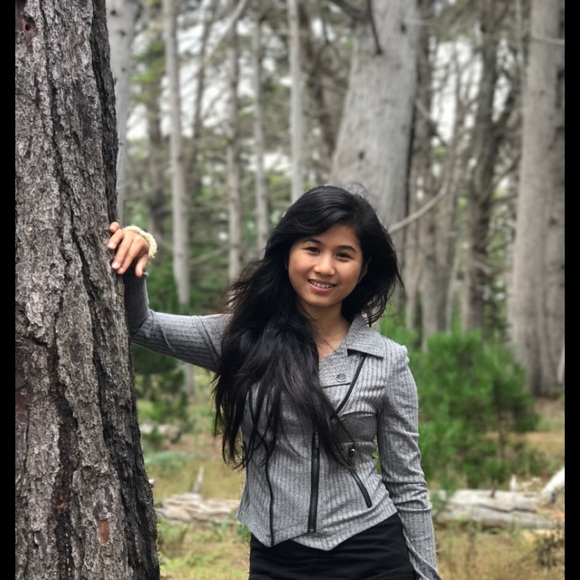 Profile Picture of Chau Phan (@favorite_vicky) on Poshmark