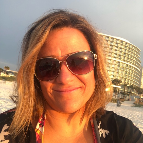 Profile Picture of Colleen Benson (@cbenson99) on Poshmark