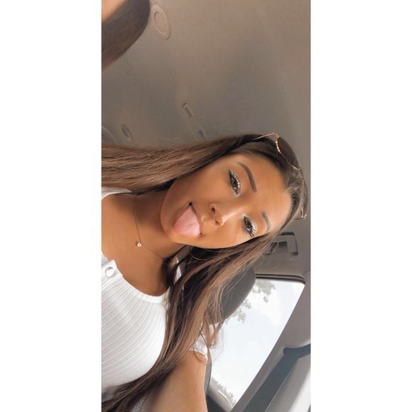 Profile Picture of Alyssa Lesniewski (@alyssa_0621) on Poshmark