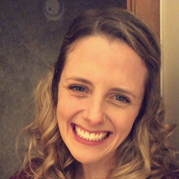 Profile Picture of Katelyn Harmon (@katiebug32592) on Poshmark