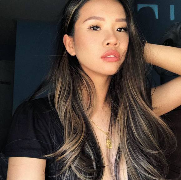 Profile Picture of Shannon Limary (@shannonlimary) on Poshmark