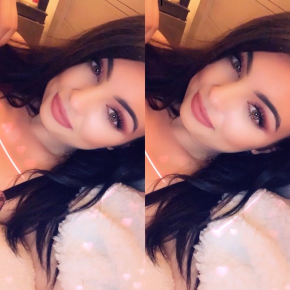 Profile Picture of Hope Stephens (@hhopestephenss) on Poshmark