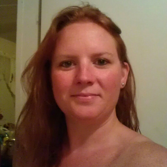 Profile Picture of Dawn Bobbitt (@adbobbitt78) on Poshmark