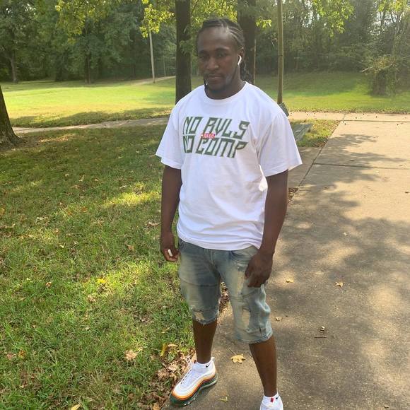 Profile Picture of Jason Graham (@jasongraham) on Poshmark