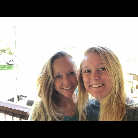 Profile Picture of Rene Spencer (@renespencer911) on Poshmark