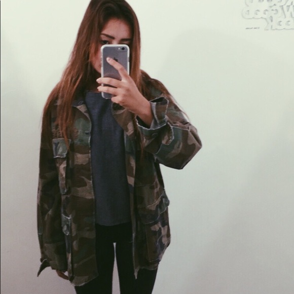 Profile Picture of Mina Ghazizadeh (@meansbeans3) on Poshmark