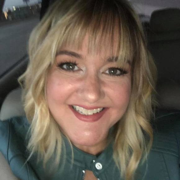 Profile Picture of Jeannie Driver schrick (@jeannieschrick) on Poshmark