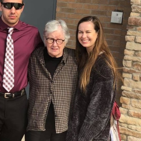 Profile Picture of Rebecca Vanbiber (@rebeccavanbiber) on Poshmark