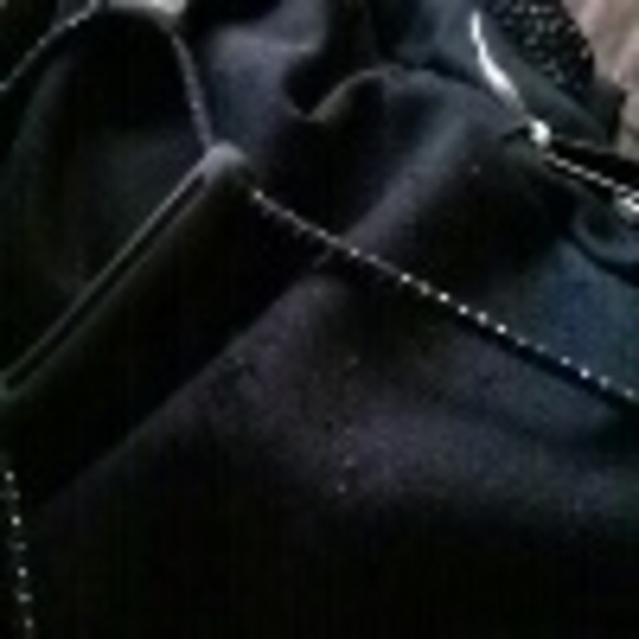 Profile Picture of Leonie Tibayan (@leonie1746) on Poshmark