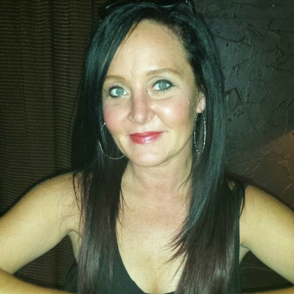 Profile Picture of Lori Sexton (@scorpiolo) on Poshmark