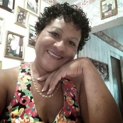 Profile Picture of Luz Santiago (@luzsantiago2015) on Twitter