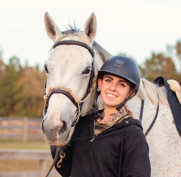 Profile Picture of Amber Weingart (@xxcomanche10xx) on Poshmark