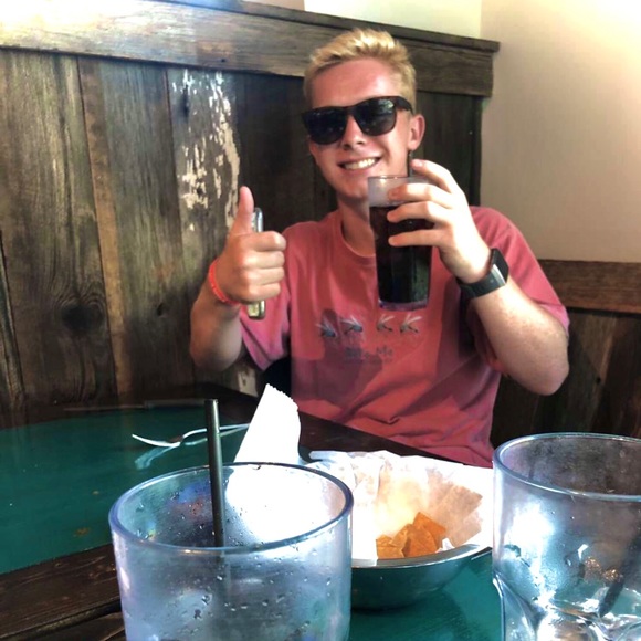 Profile Picture of Spencer Quinn (@spencerquinnn) on Poshmark