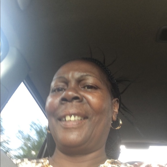 Profile Picture of Shirley Gayles (@shirleygayles67) on Poshmark