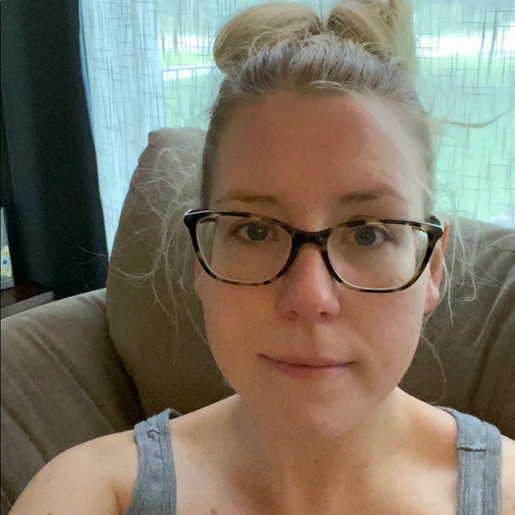 Profile Picture of Melissa Wienandt (@henqum49) on Poshmark