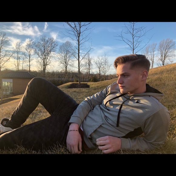 Profile Picture of John Manosh (@jmanosh_) on Poshmark