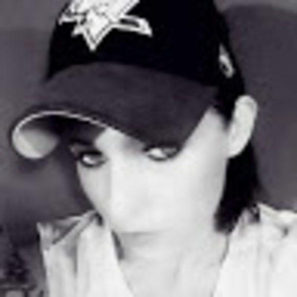 Profile Picture of Jennifer Chirafisi (@jlchirafisi01) on Poshmark