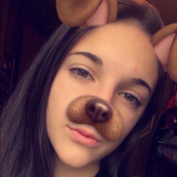 Profile Picture of Joell Davis (@aye_its_jojo) on Poshmark