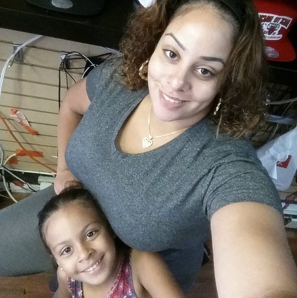 Profile Picture of Nezzy Nez (@jenna12411) on Poshmark