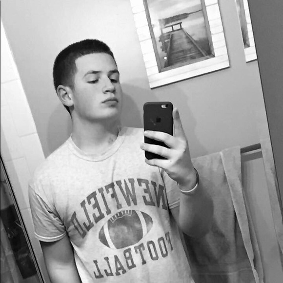 Profile Picture of Jacob Newell (@jnewell33) on Poshmark