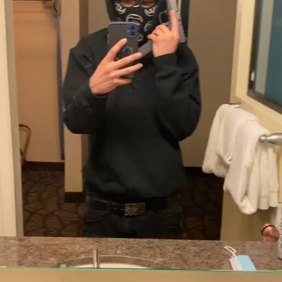 Profile Picture of Alex Vela (@alexvela758) on Poshmark