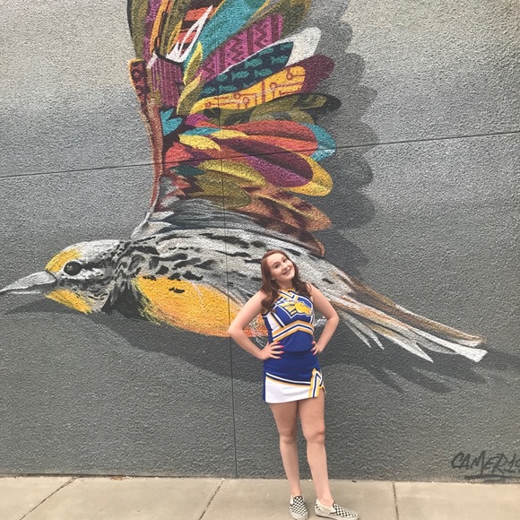 Profile Picture of Teal Rossberg (@tealrossberg12) on Poshmark