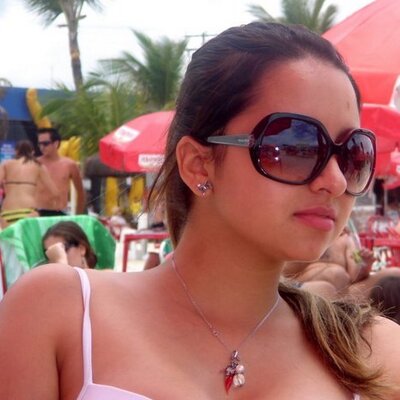 Profile Picture of Monique Rocha (@_moniquerocha) on Twitter