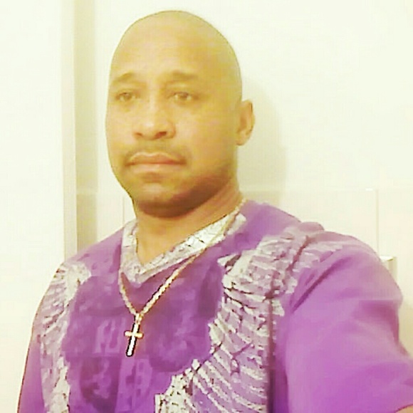 Profile Picture of Bondell Willis (@bondell01) on Poshmark